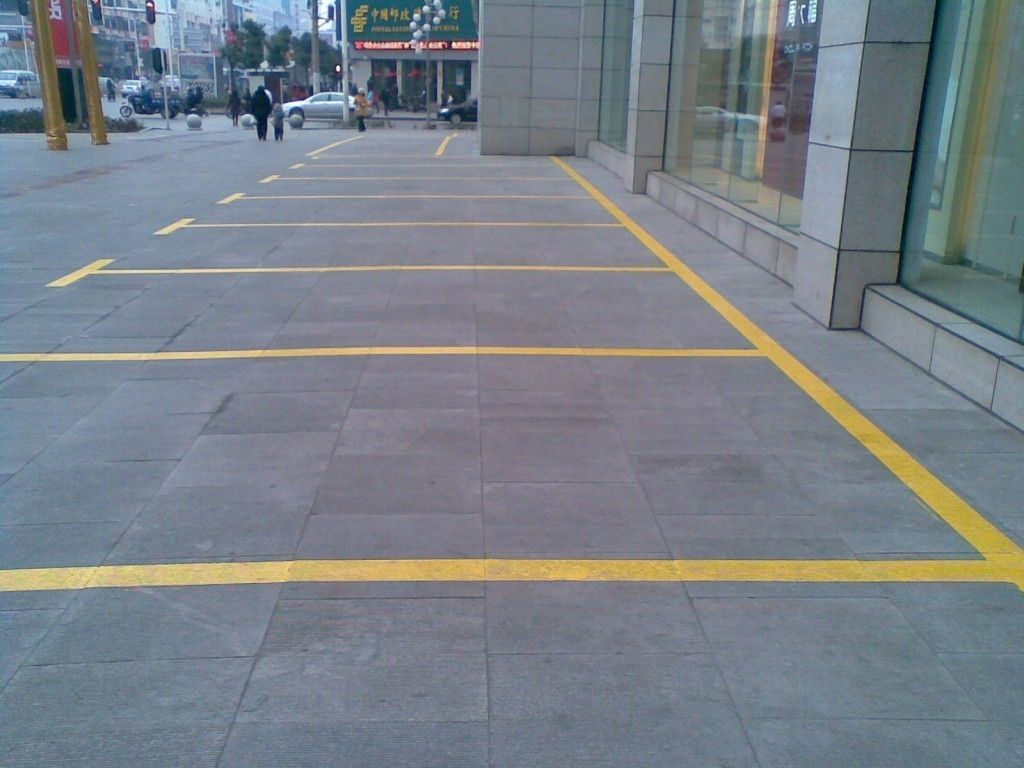 地面車(chē)位劃線(xiàn)